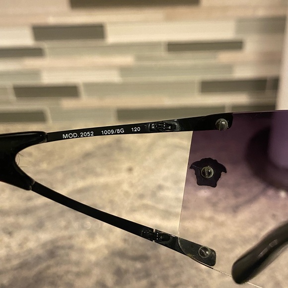 Versace sunglasses - Picture 6 of 8